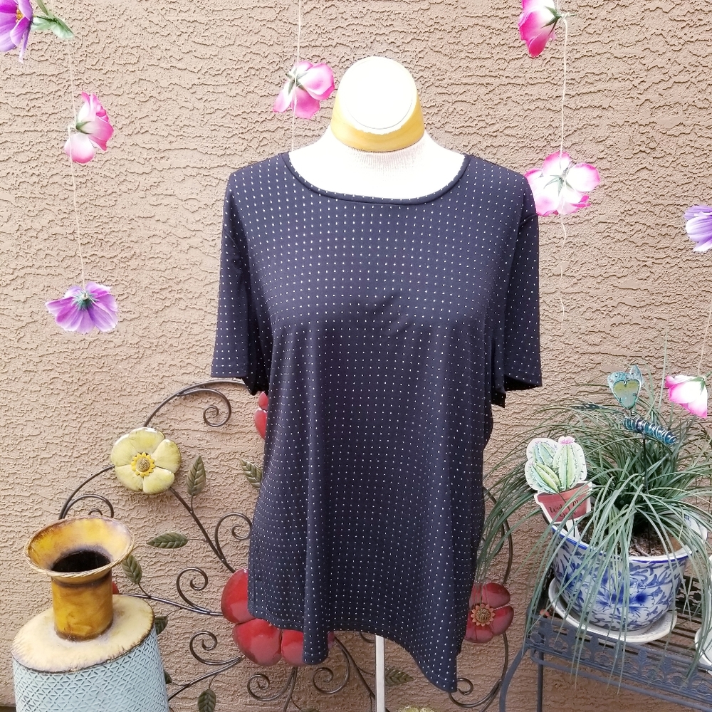 3/$20🌻Karl Lagerfeld Paris black tee